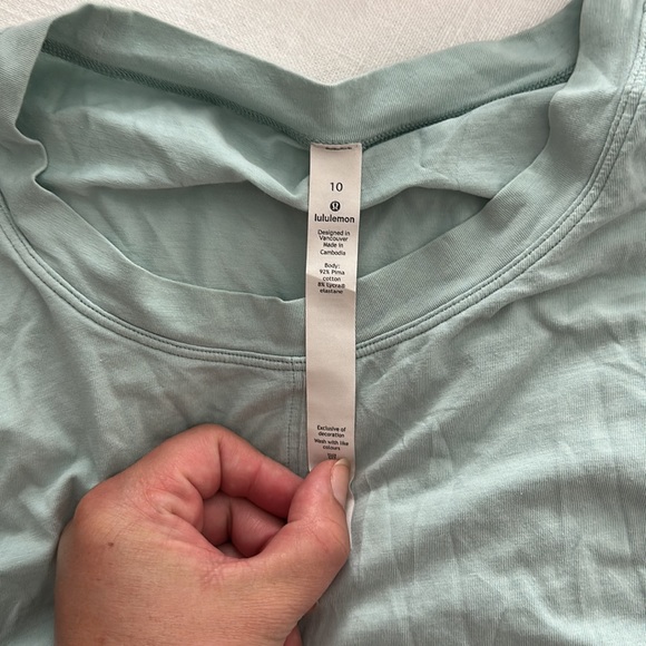 Lululemon side cinch tank - Picture 2 of 3